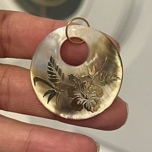 Rare hard to find Abalone Shell Pendant with Design of Ferns and Hibiscus NWOT